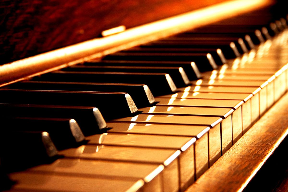 Klassisk piano – som det Lucio Dalla brukte da han komponerte “Caruso”