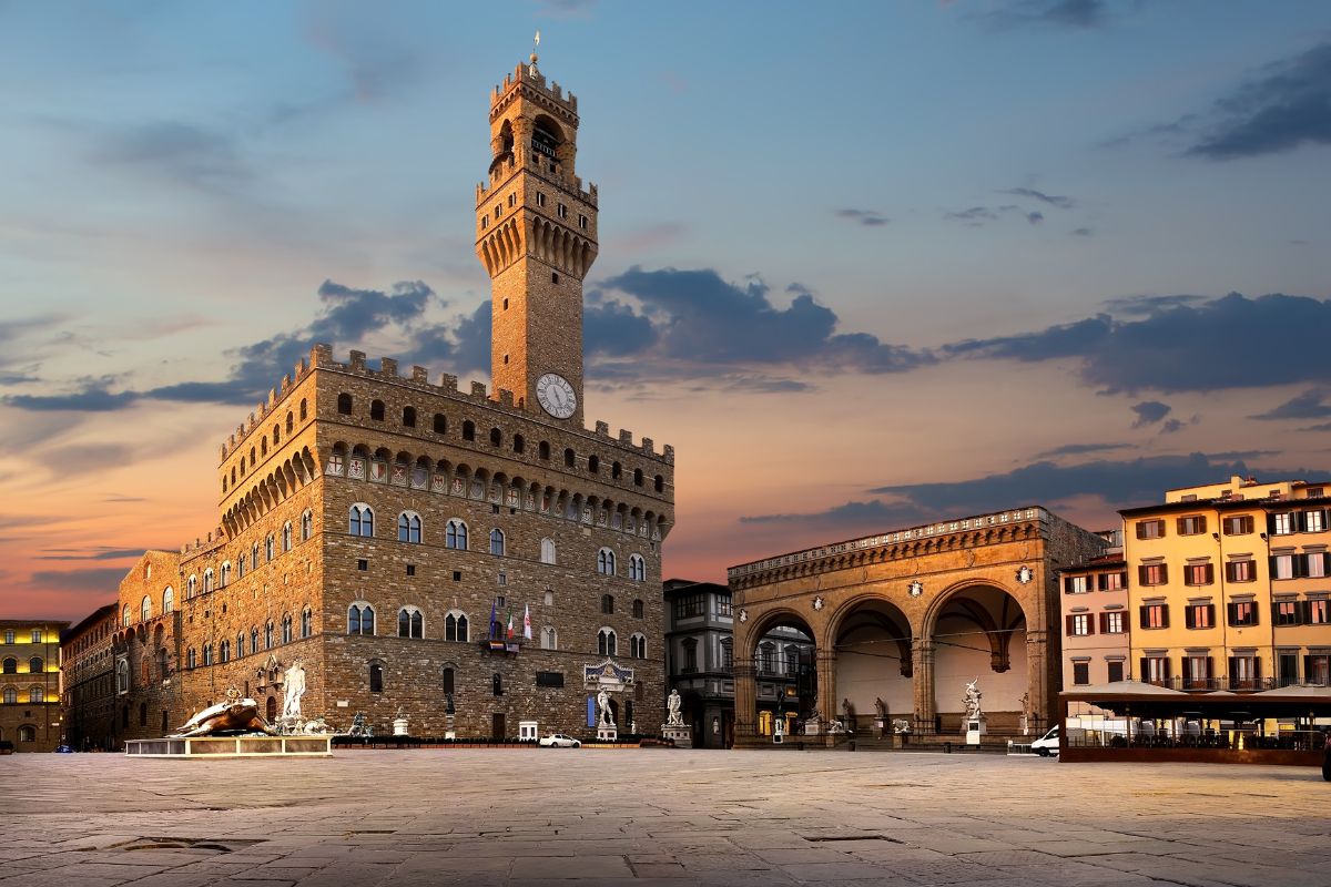 Piazza della Signoria - Firenze Piazza della Signoria i Firenze – politisk og kulturelt sentrum under renessansen og Medici-familien.