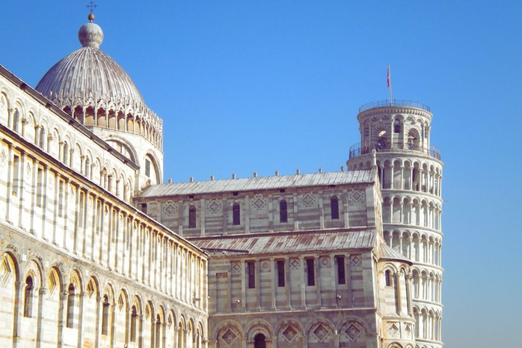 utsikt over det skjeve tårnet i Pisa