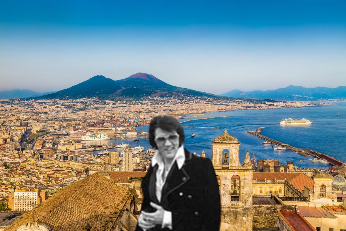 Elvis Presley foran utsikt over Napoli med Vesuv i bakgrunnen – en humoristisk montasje som knytter rockekongen til den napolitanske musikktradisjonen.
