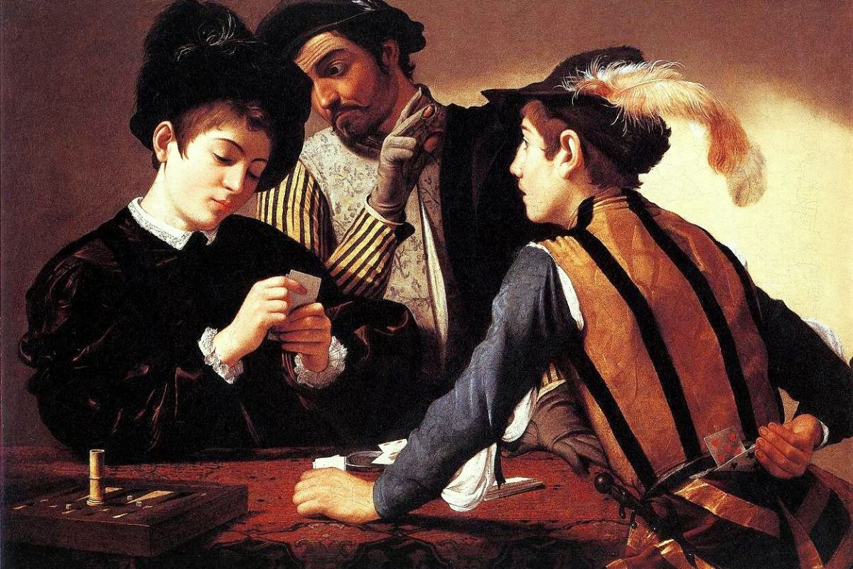 Tre personer spiller kort rundt et bord. En ung mann blir lurt av to svindlere som samarbeider i skjul. Maleri av Caravaggio med realistiske detaljer og sterk lyssetting.