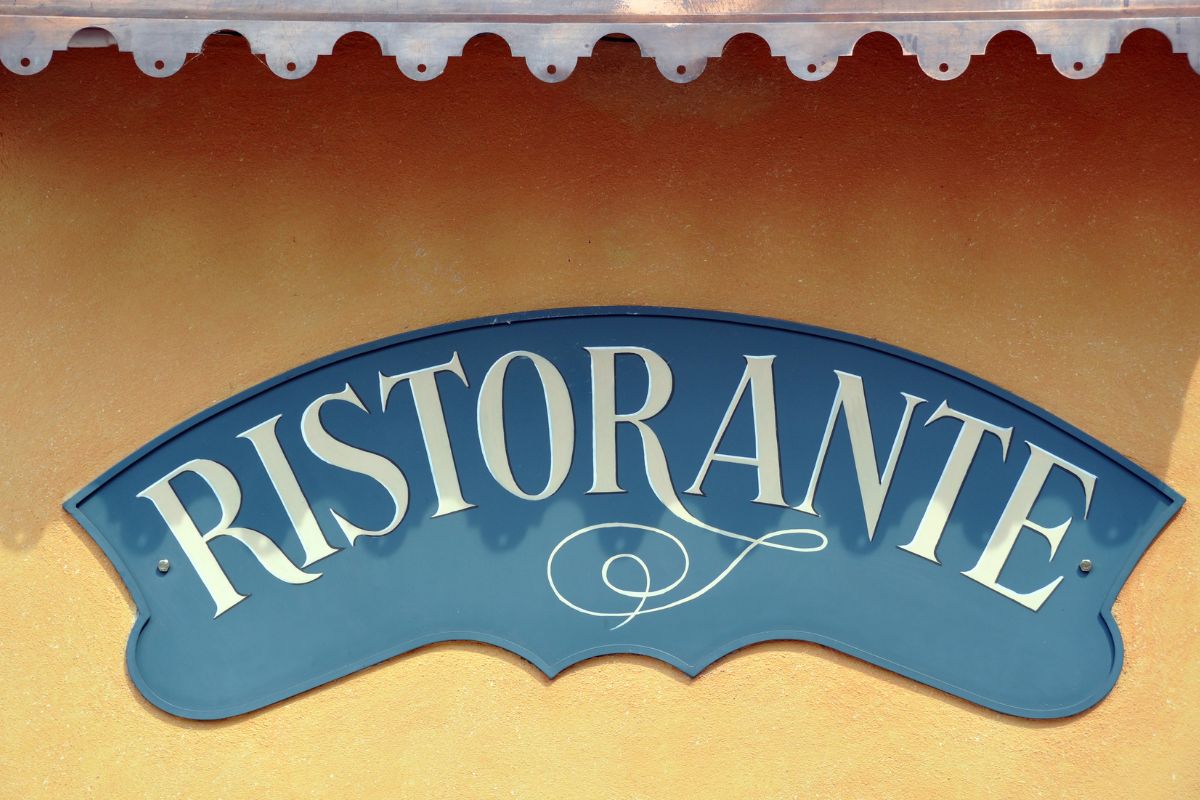 italiensk ristorante – tradisjonell italiensk restaurant.
