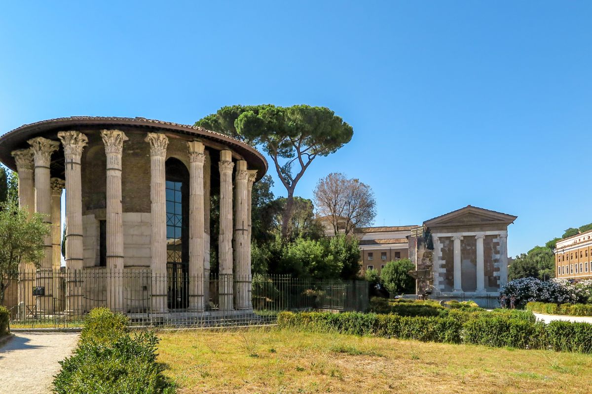 Tempio di Ercole Vincitore og Tempio di Portuno i Foro Boario i Roma, to av de eldste og best bevarte templene fra antikken.