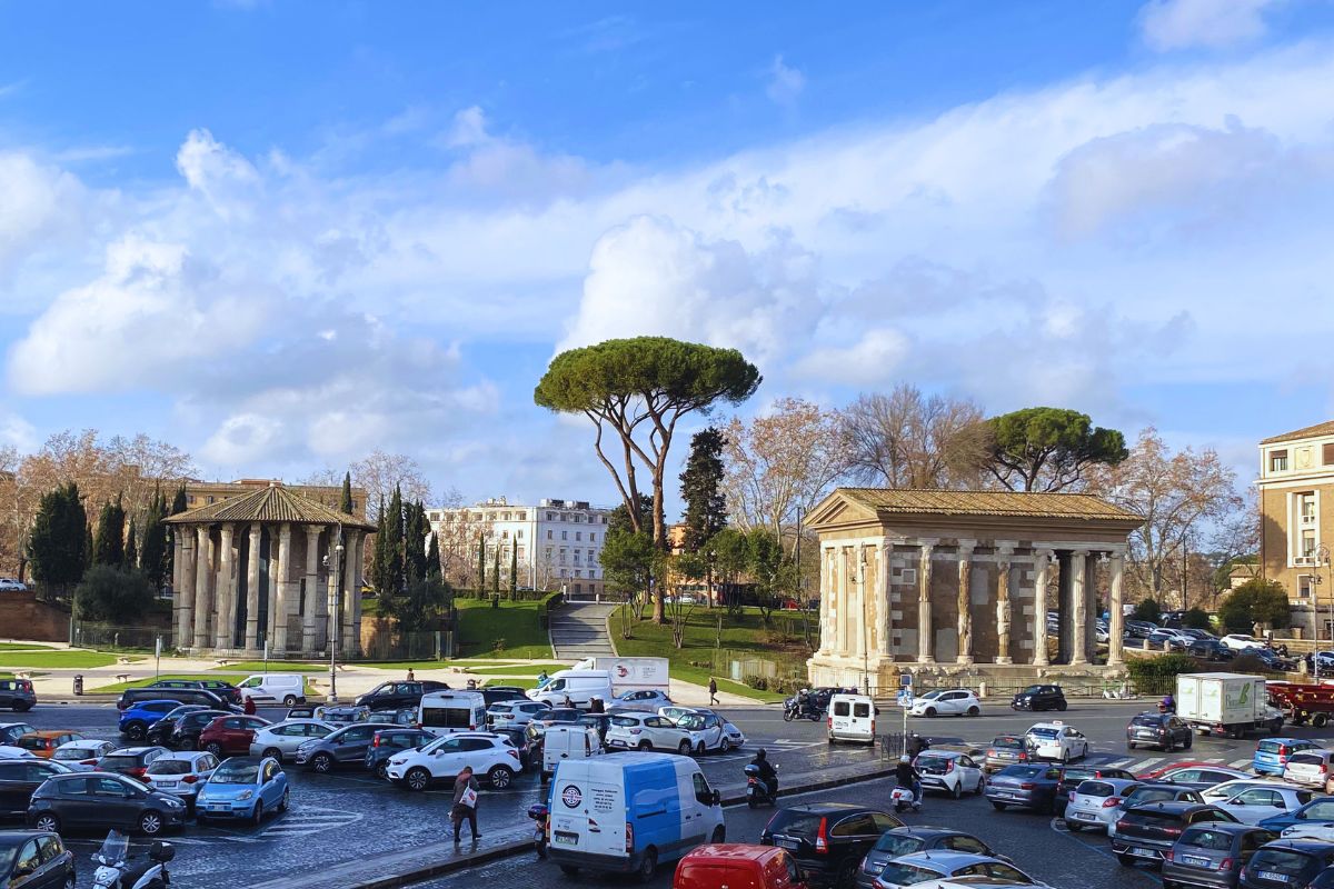 Tempio di Ercole Vincitore og Tempio di Portuno ved Bocca della Verità i Roma, to av de best bevarte templene fra antikkens Roma.