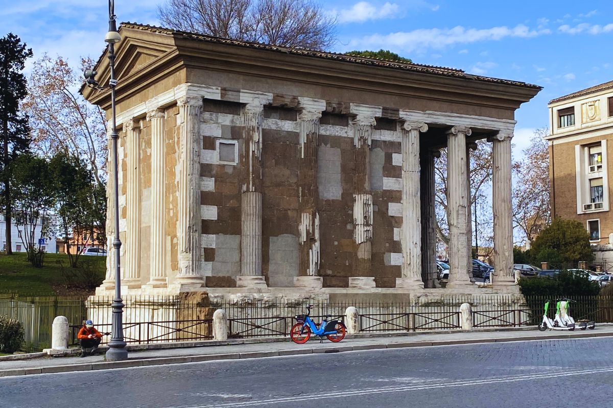 Tempio di Portuno i Roma, et av de best bevarte templene fra antikken, ved det gamle Foro Boario langs Tiberen.
