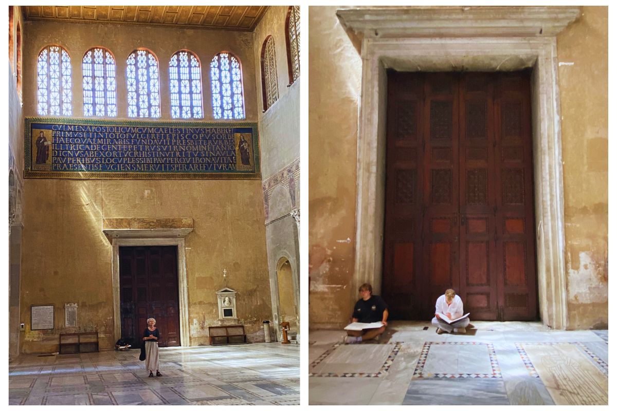 Den eldgamle tredøren i basilikaen Santa Sabina i Roma fra 400-tallet – verdens eldste bevarte utskårne kirkedør i tre.