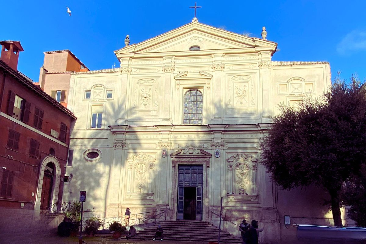Fasaden til basilikaen Santi Silvestro e Martino ai Monti i Roma.